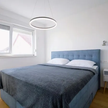 Luka Luxury Penthouse Апартаменты *