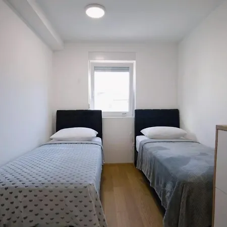 Luka Luxury Penthouse Задар