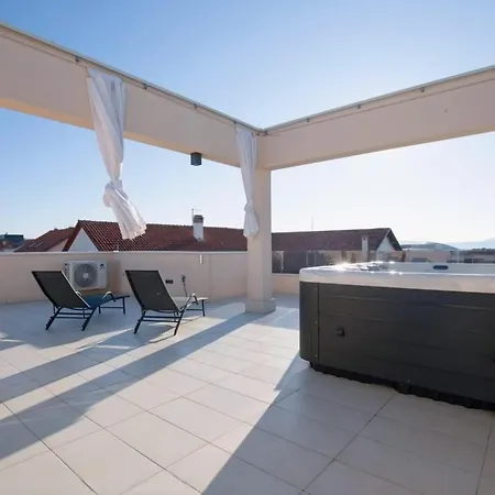 Luka Luxury Penthouse Апартаменты