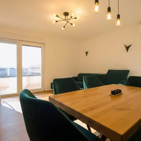 Luka Luxury Penthouse Задар